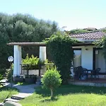 Isa-villas With Air Conditioning, Shared Pool And Private Outdoor Space Just A Few Km From La Pelosa Villa Punta de su Torrione