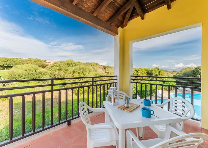 Villa Isa-villas With Air Conditioning, Shared Pool And Private Outdoor Space Just A Few Km From La Pelosa Punta de su Torrione